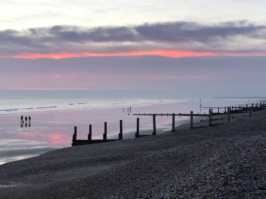 Sadlesea Villa West Wittering Bagian luar foto